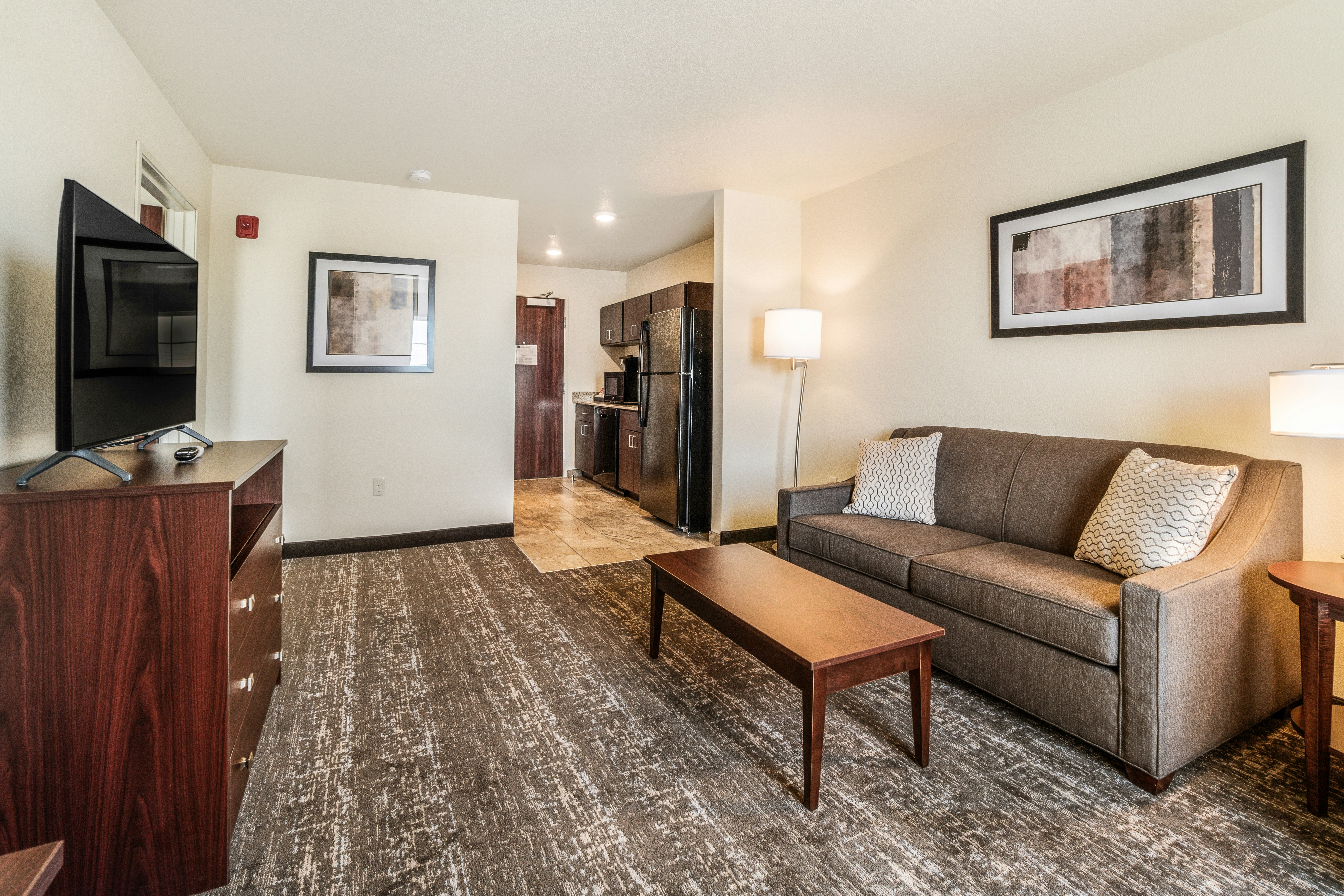 Cobblestone Hotel & Suites - Newport 43/61