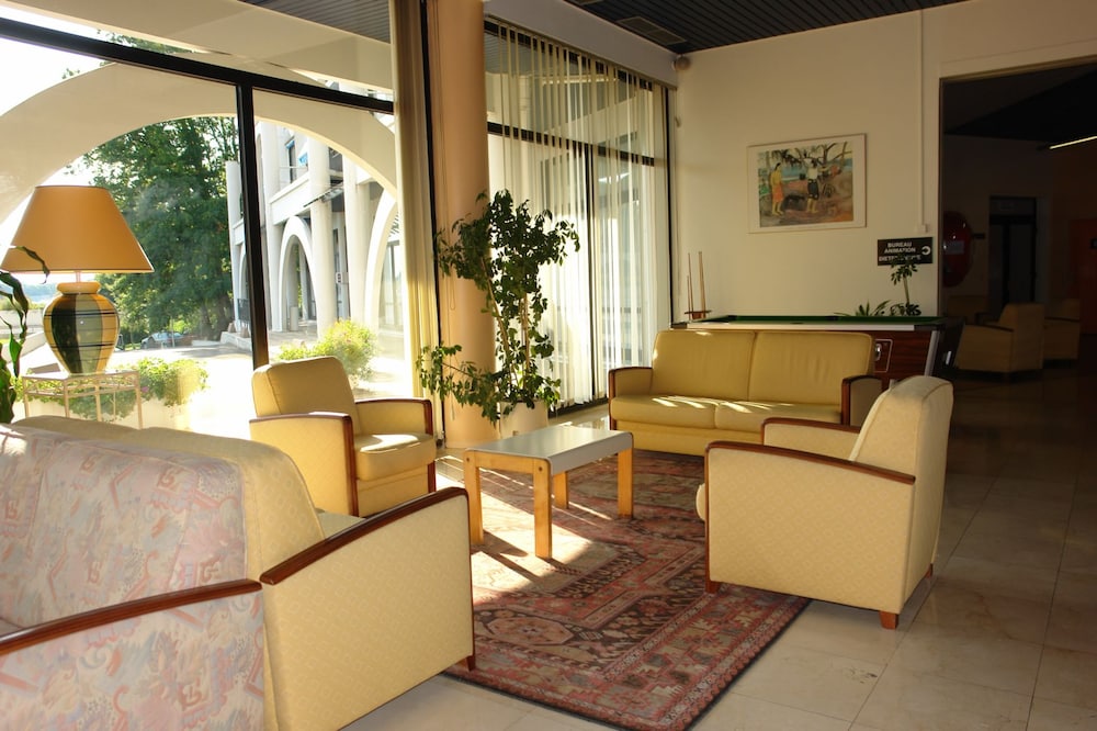 Brit Hotel Du Lac 25/43