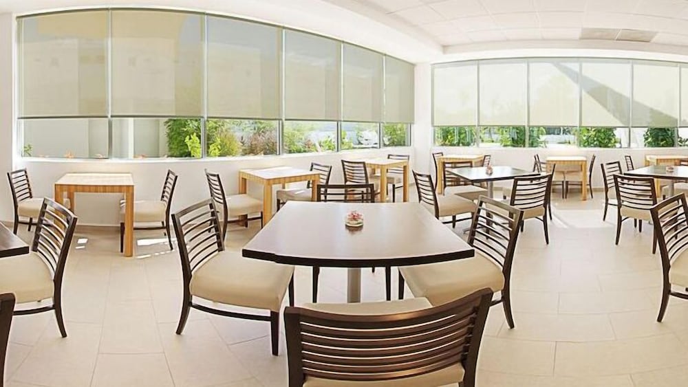 Costa Bahia Hotel and Convention Center 24/41