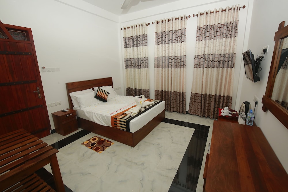 Hotel River Front 19/50