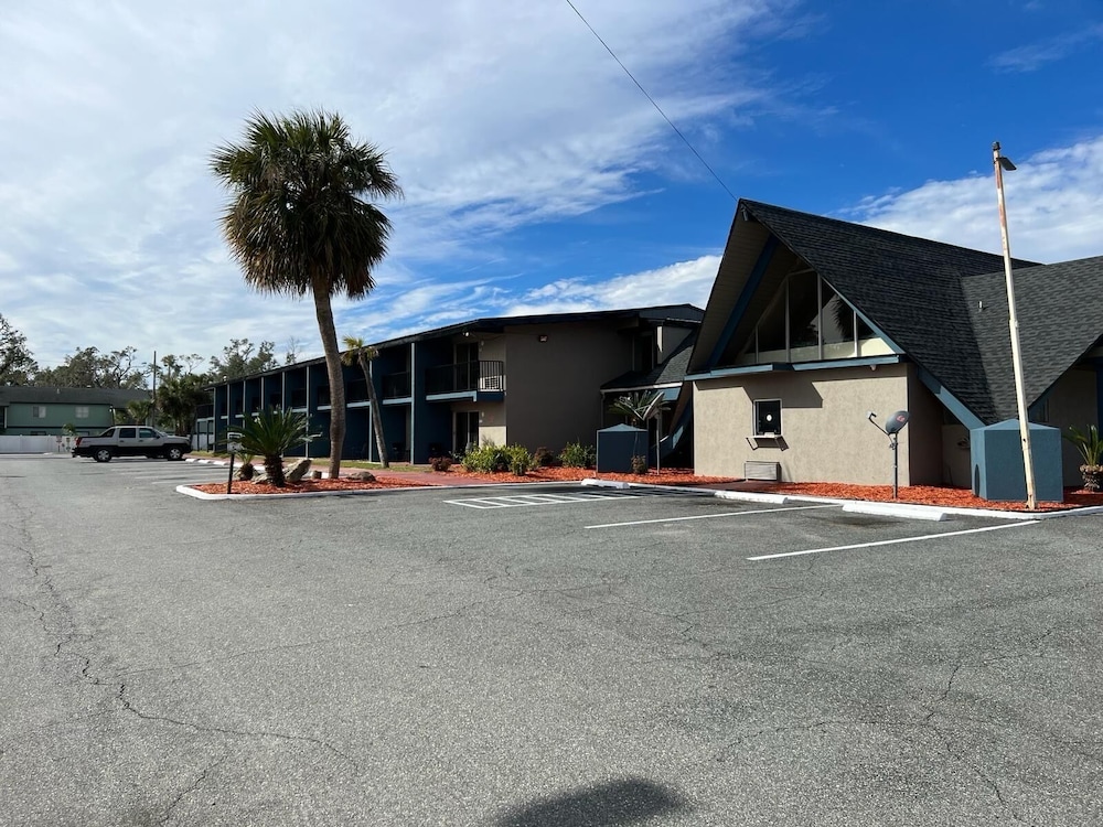 Regency Inn 47/55