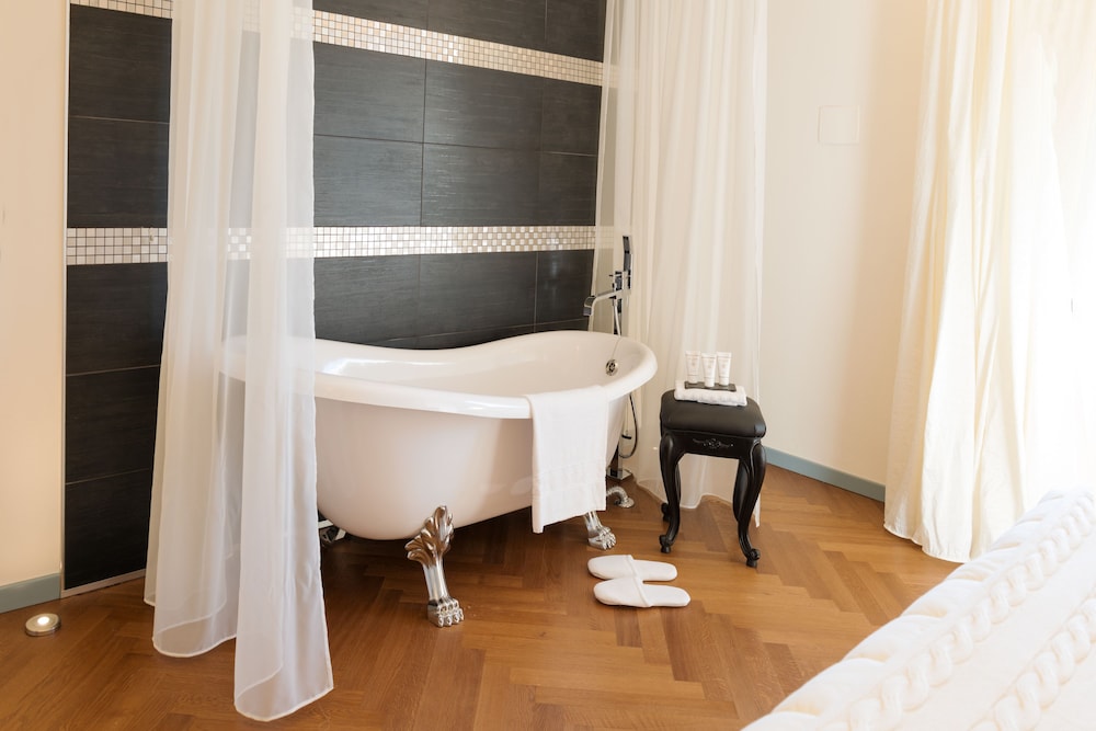 RELAIS SASSA AL SOLE 50/65