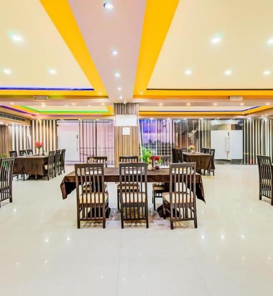Hotel Sarweshwary 42/47