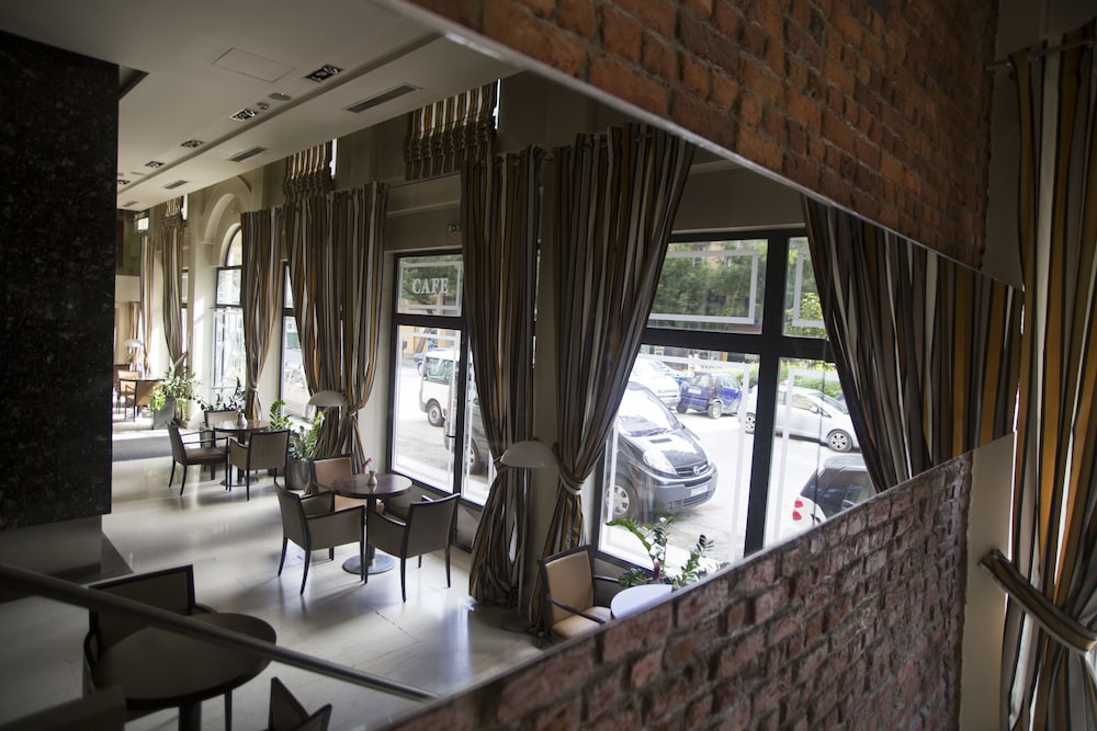 Davitel Tobacco Hotel 30/49
