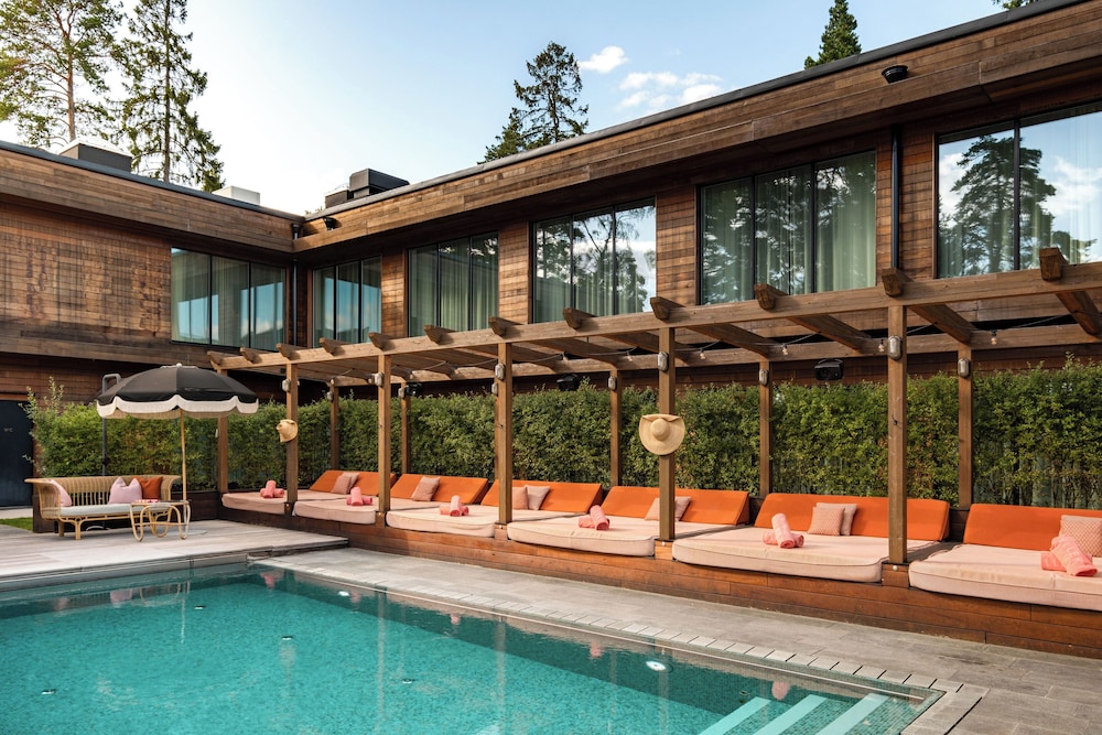 Ellery Beach House 20/45