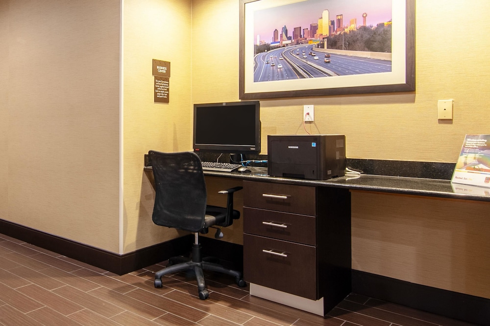 Comfort Suites NW Dallas Near Love Field 40/49