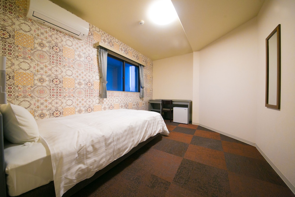 Hotel 910 4/33