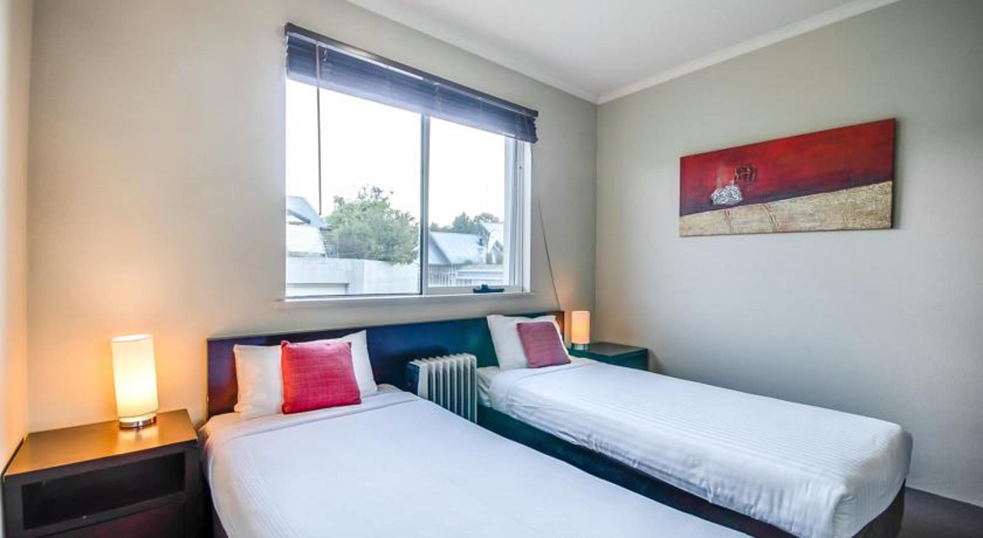 شقة بسرير كينج وسريرين منفصلين بغرفتي نوم مع أريكة، Horizons Lake Jindabyne 2/10