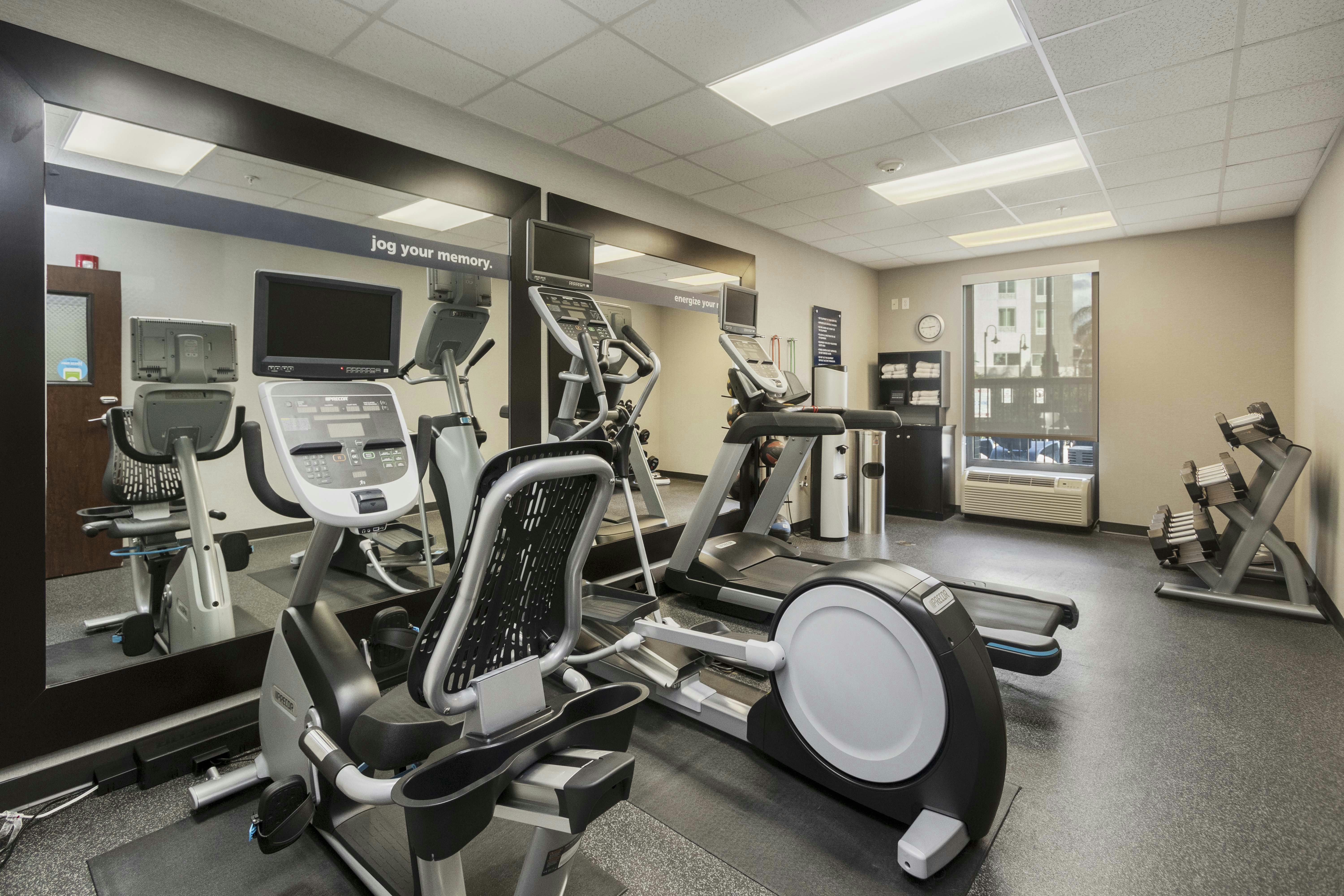 Hampton Inn Suites Orlando Apopka 7/15