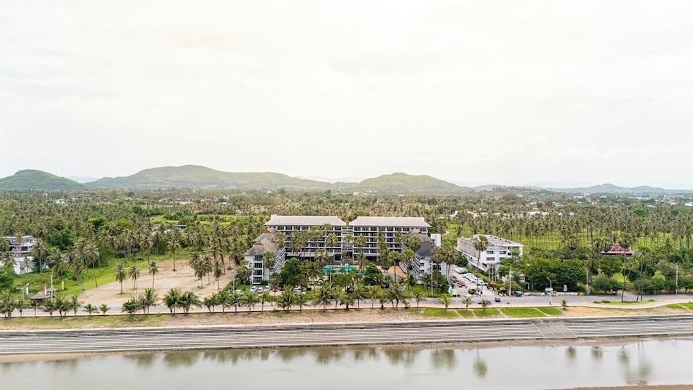 Pattawia Resort Spa 43/49