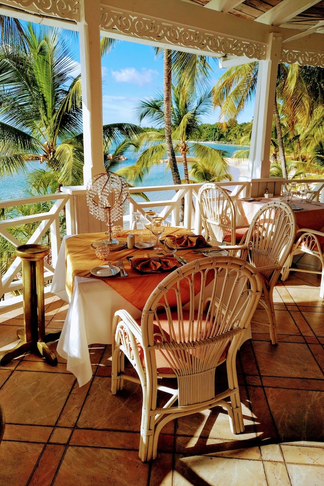 Coco Reef Resort & Spa 42/56