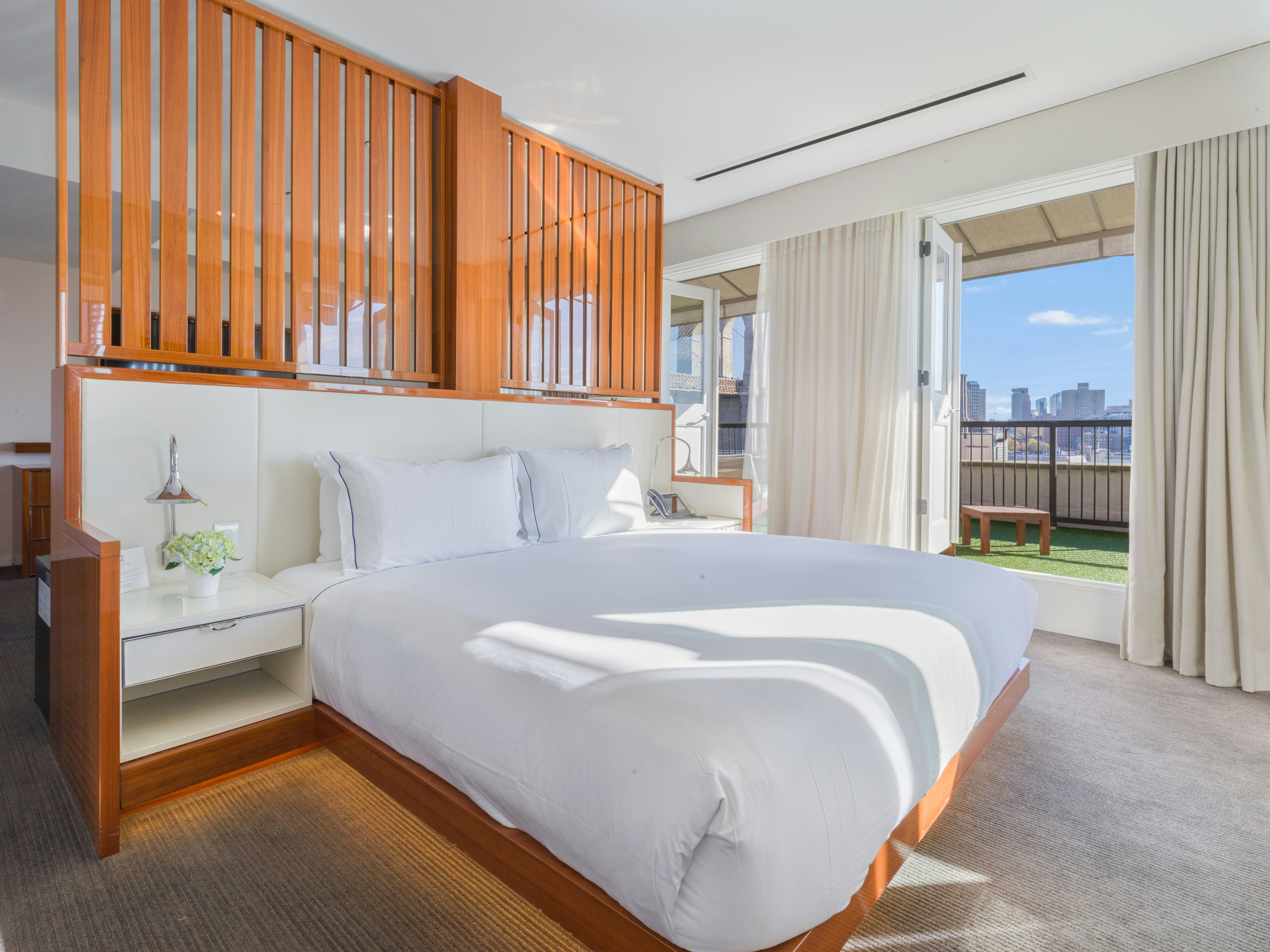 Brooklyn Bridge, Suite, Terrace