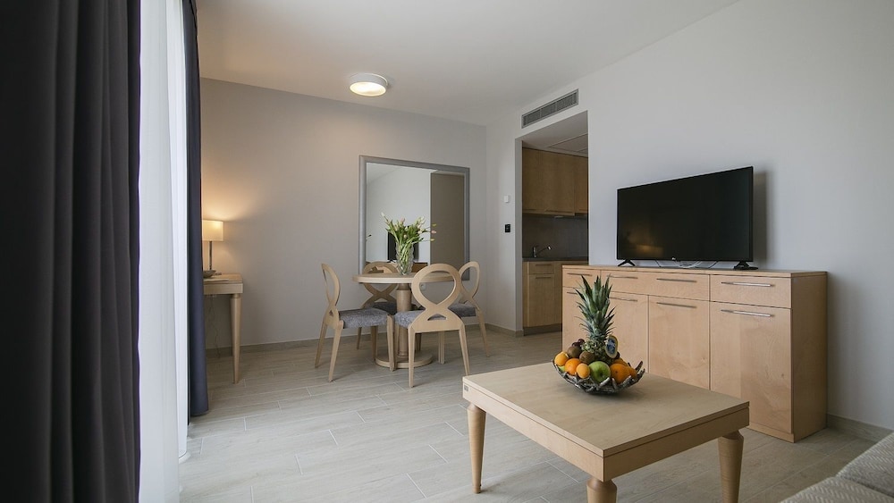 Aparthotel Flora 16/29