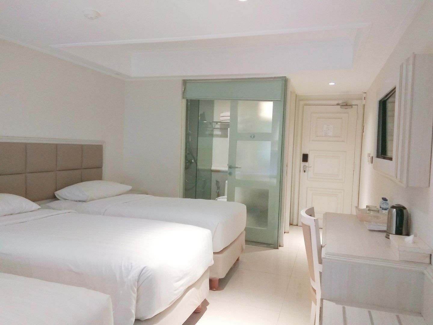ROOM, TRIPLE