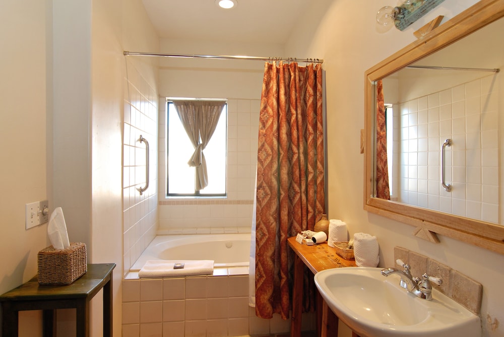 Borrego Valley Inn 40/45
