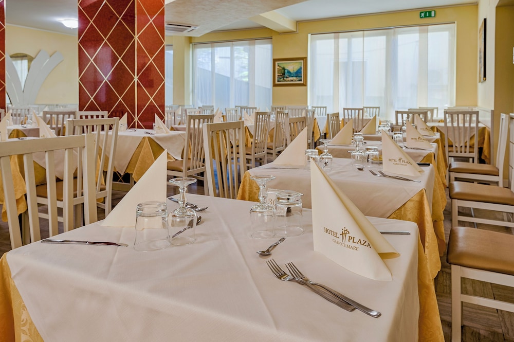 HOTEL PLAZA 36/53