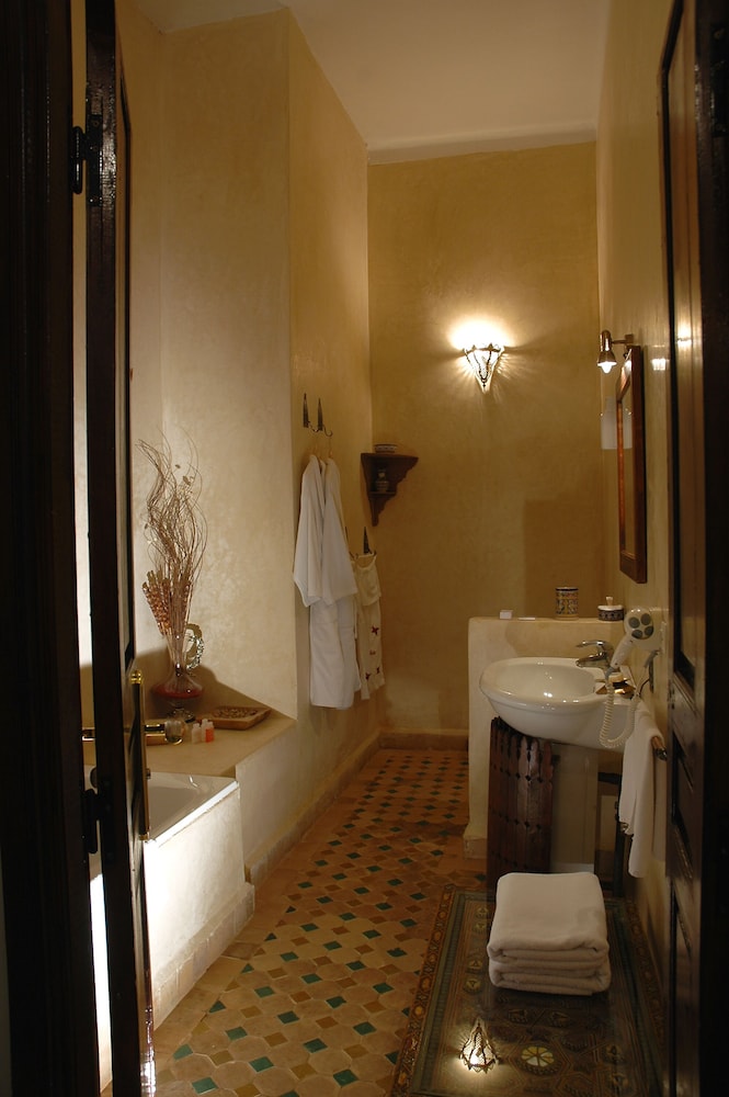 La Maison Bleue 50/50