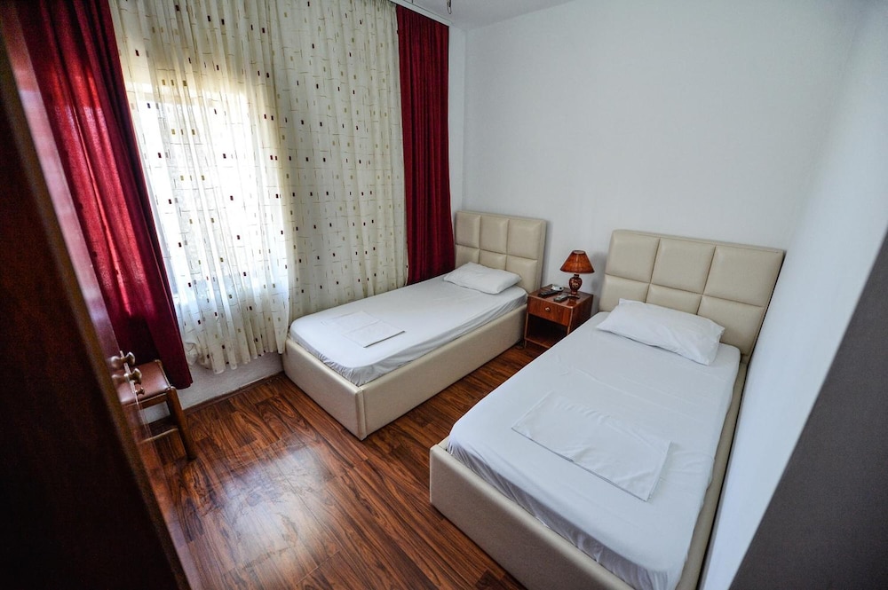 Hotel Argenti Shkoder 5/48