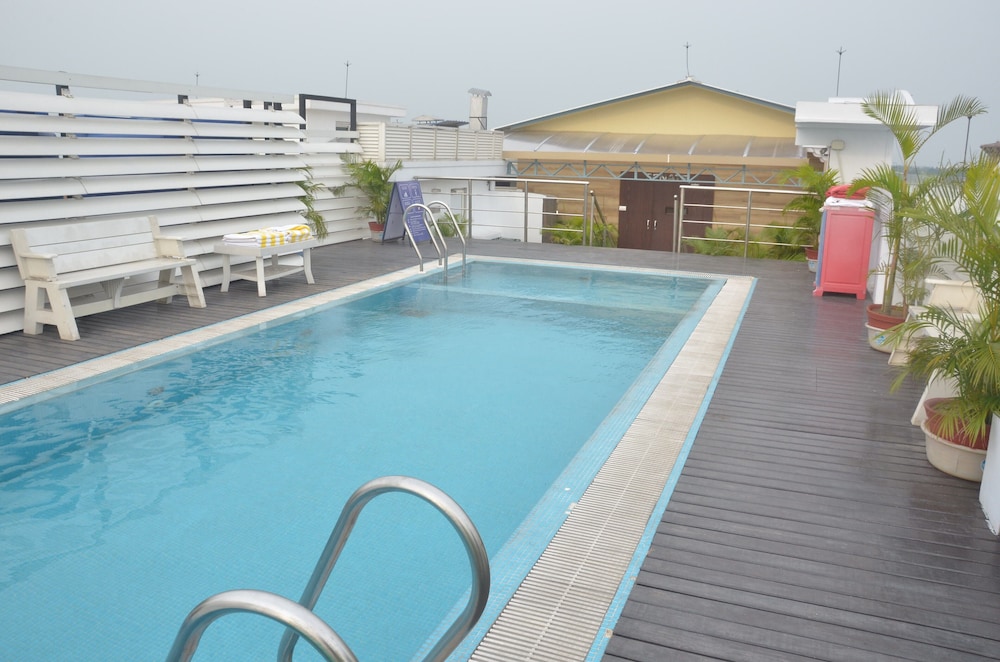 Airport City Hotel 2/35