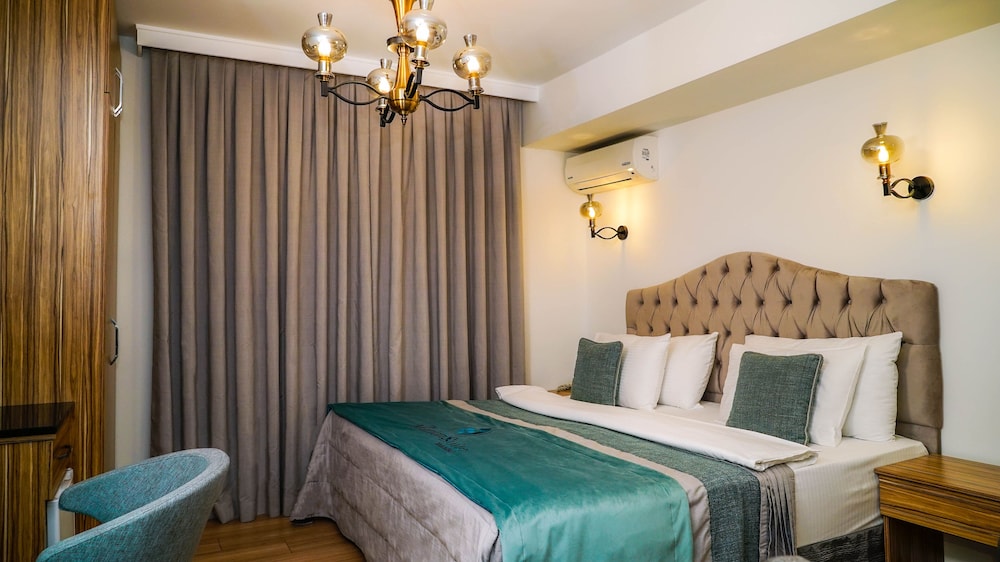 Hotel the Marions Suite 13/85