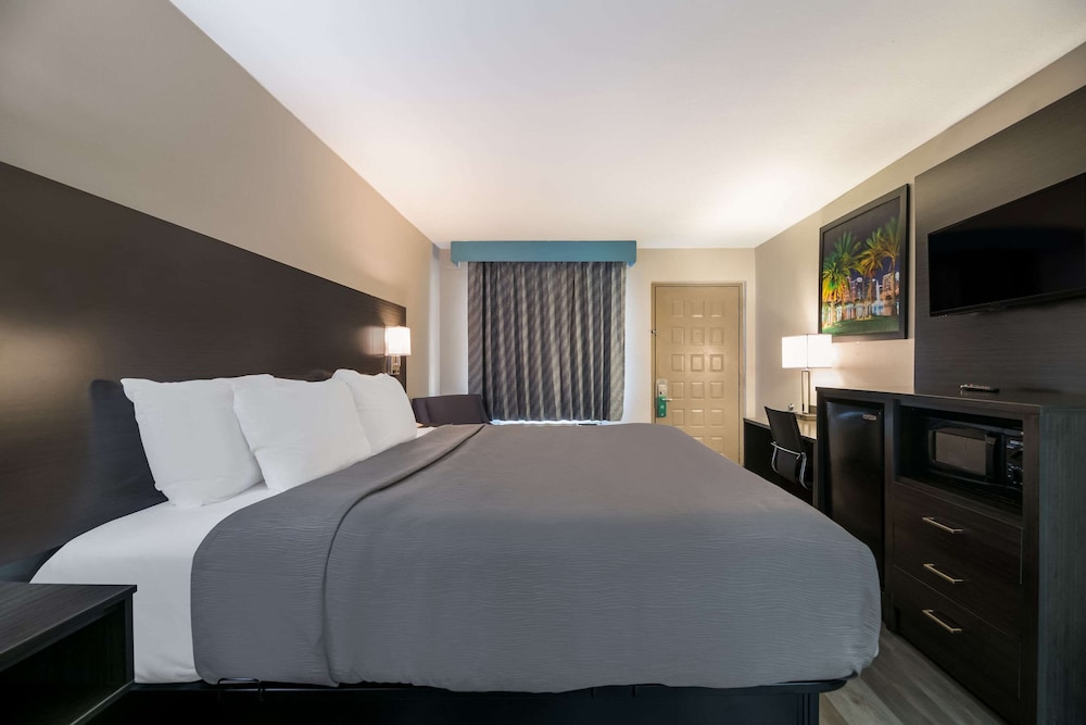Standard, King Bed