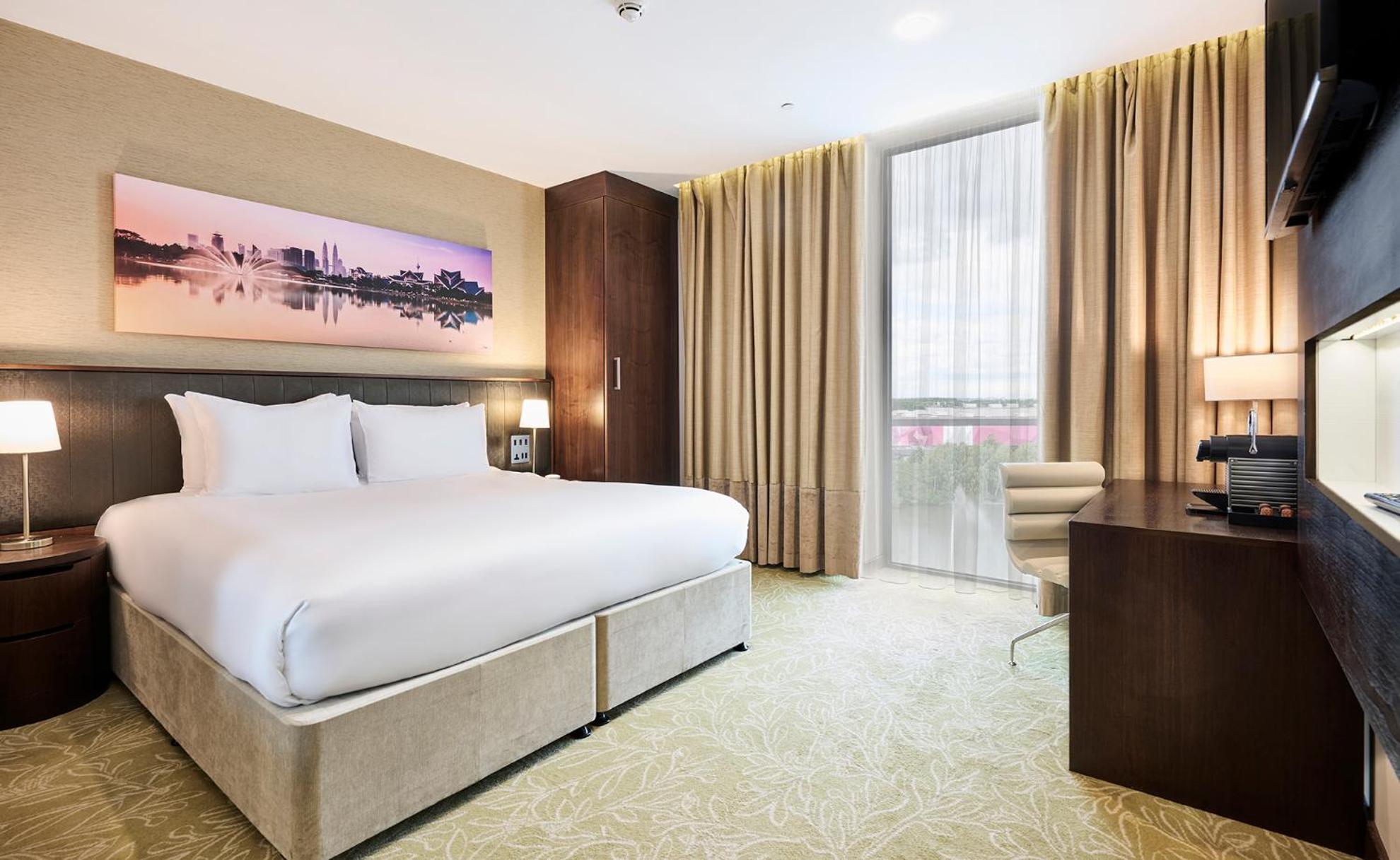 Signature, Queen Bed