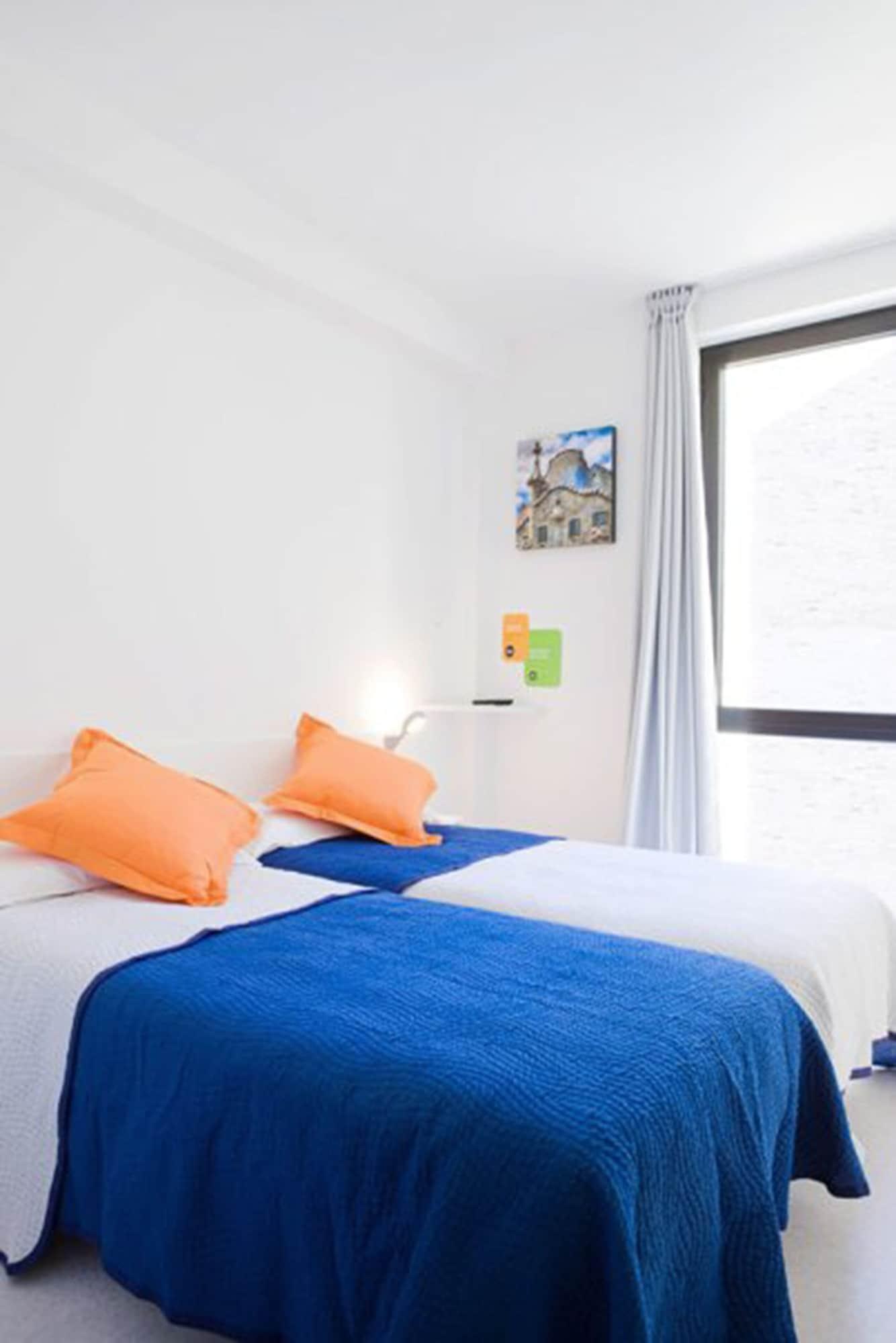 غرفة بسرير مزدوج أو سريرين منفصلين