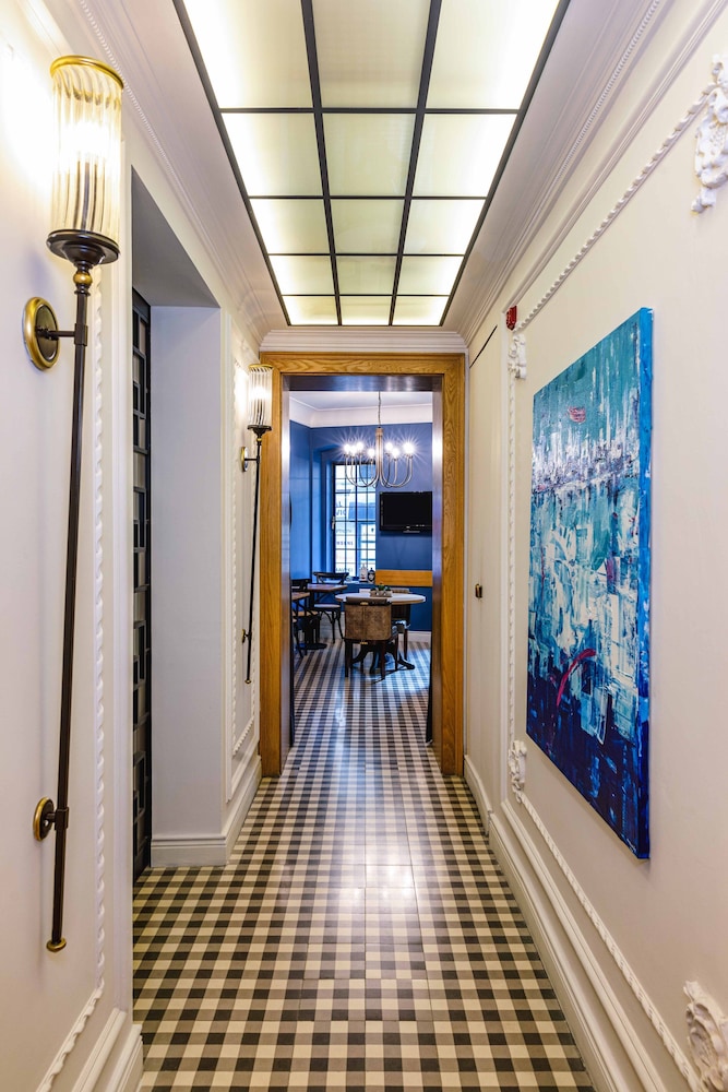 Petros Hotel 34/50