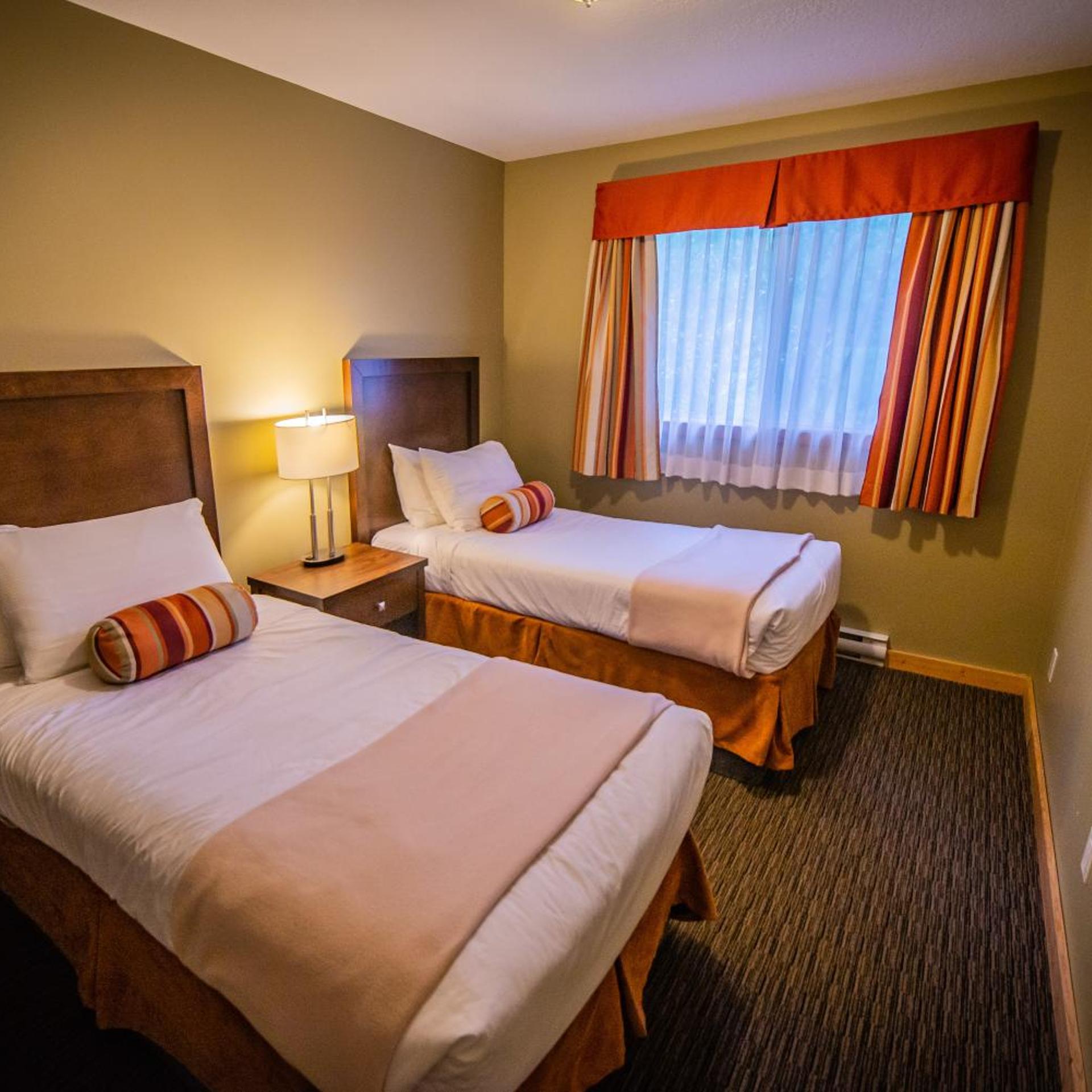 Alpine Inn & Suites 12/50