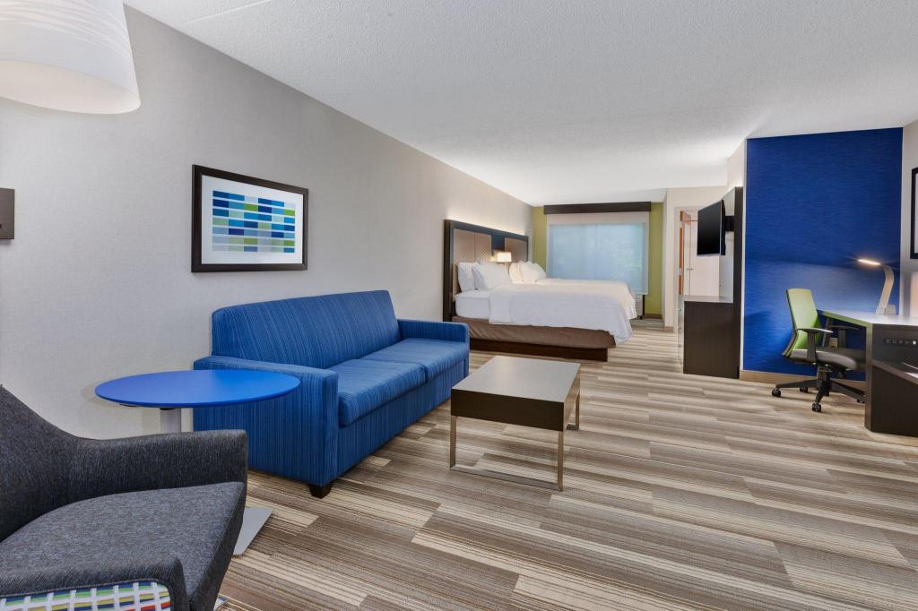 Suite, 2 Queen Beds, Extra Floor Space
