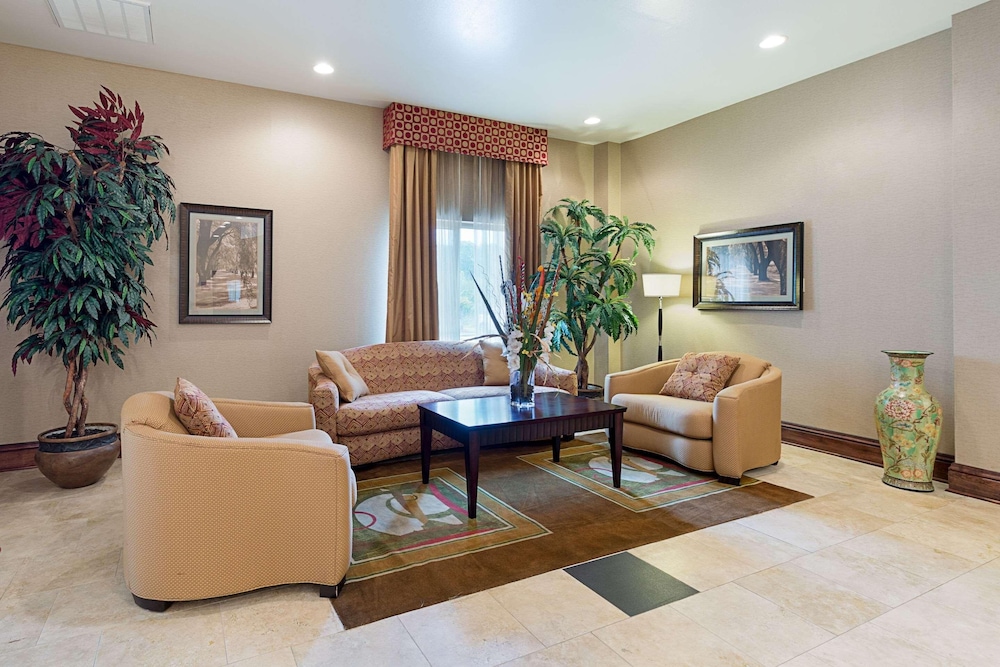 Comfort Suites Leesville 31/50