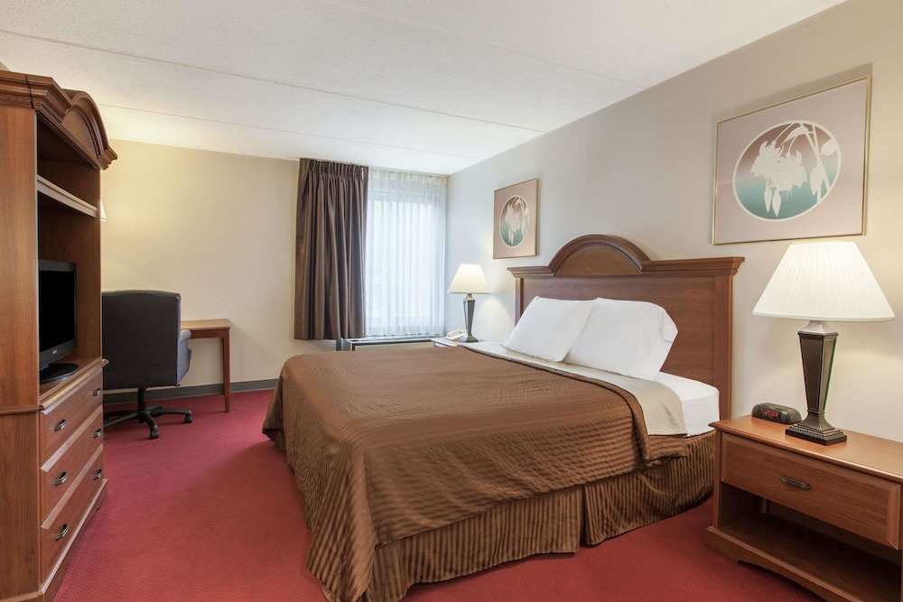 Rodeway Inn Little Falls NY 3/15
