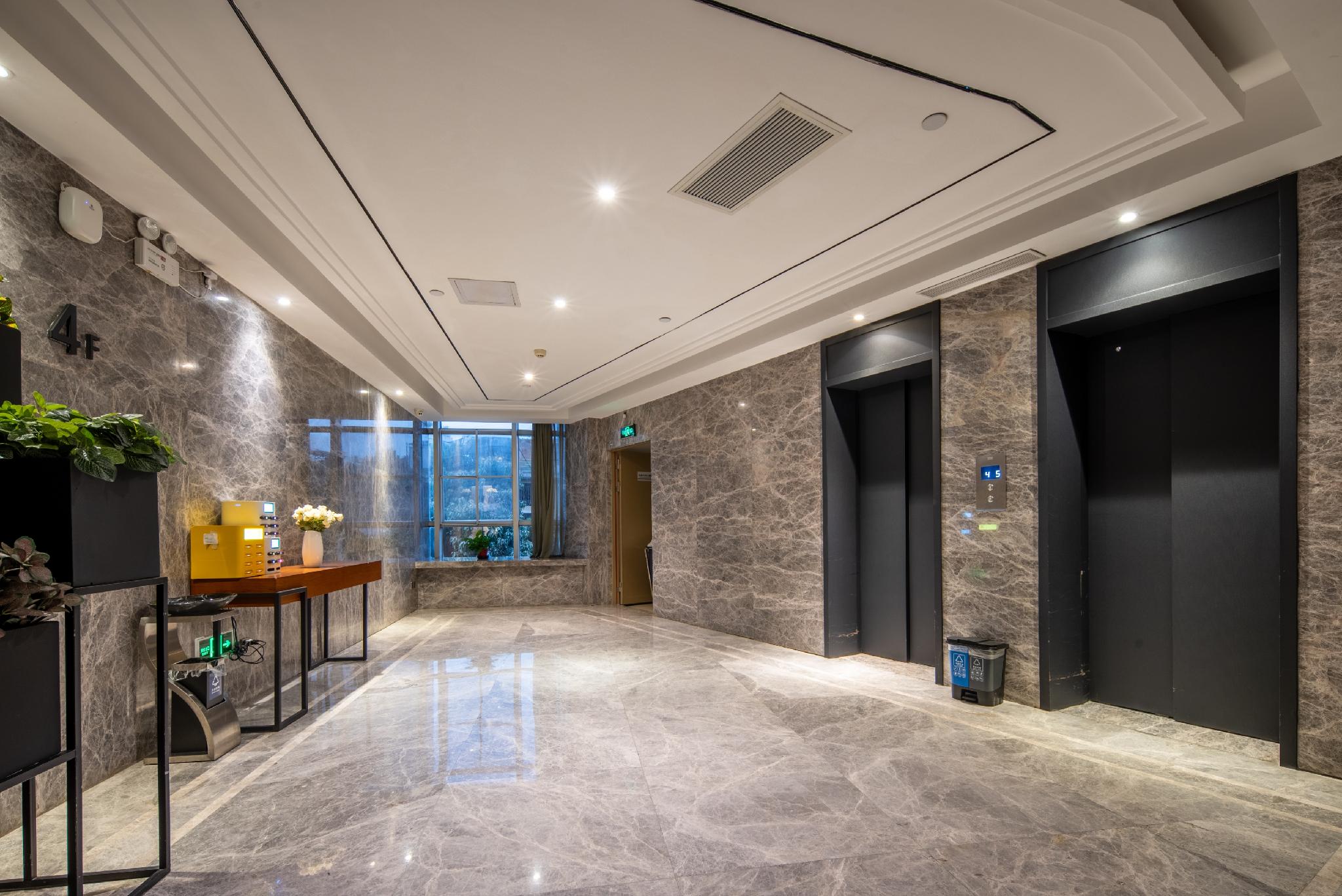 Zhongqing Qiuguo Hotel (Guangzhou Beijing Road Pedestrian Street Zhongshan Memorial Hall Branch) 6/30