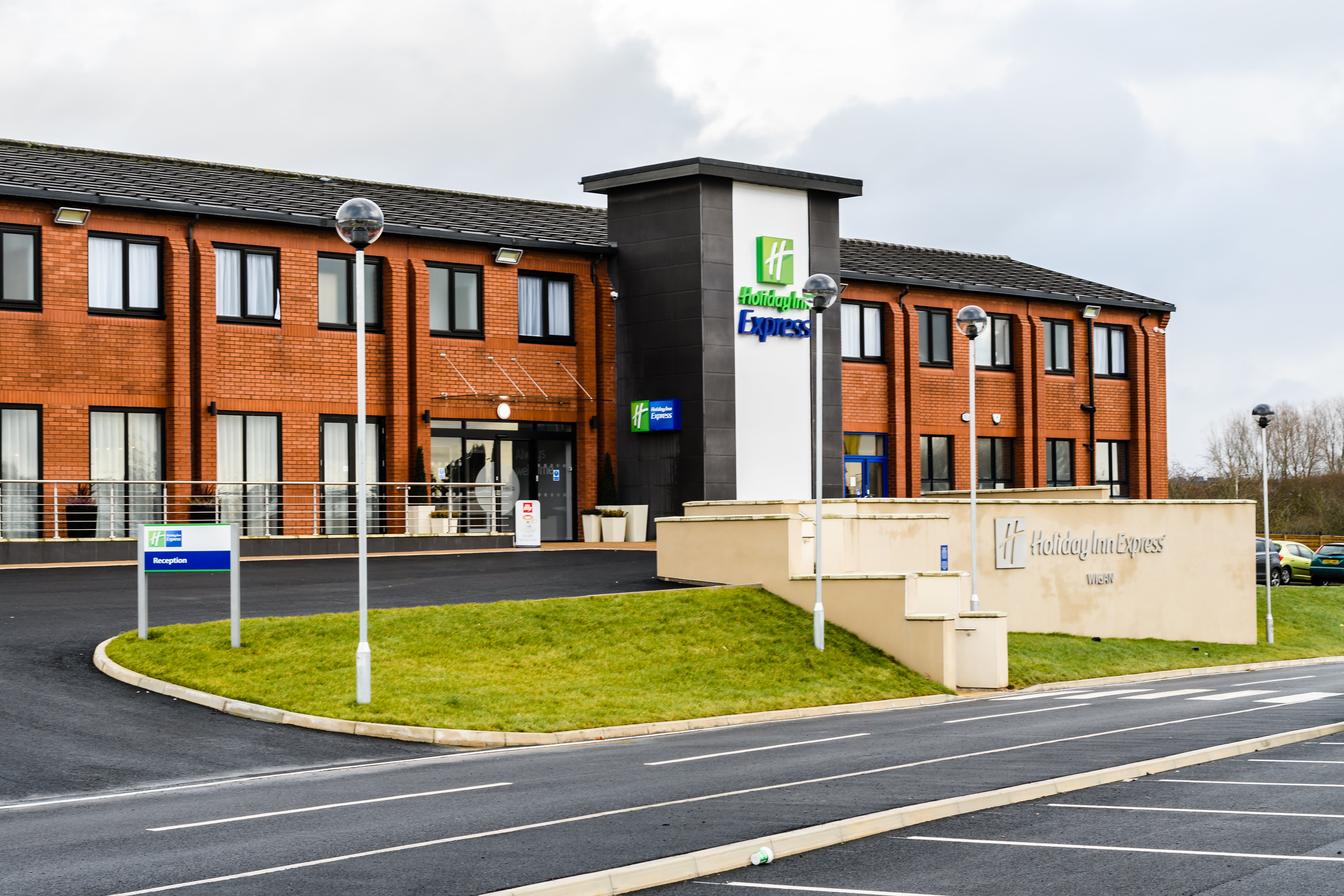 HOLIDAY INN EXPRESS WIGAN 20/21