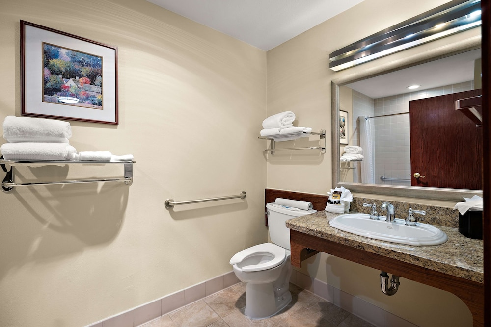 غرفة قياسية بسرير كينج لذوي الإعاقة، Best Western Plus Gold Country Inn 3/5
