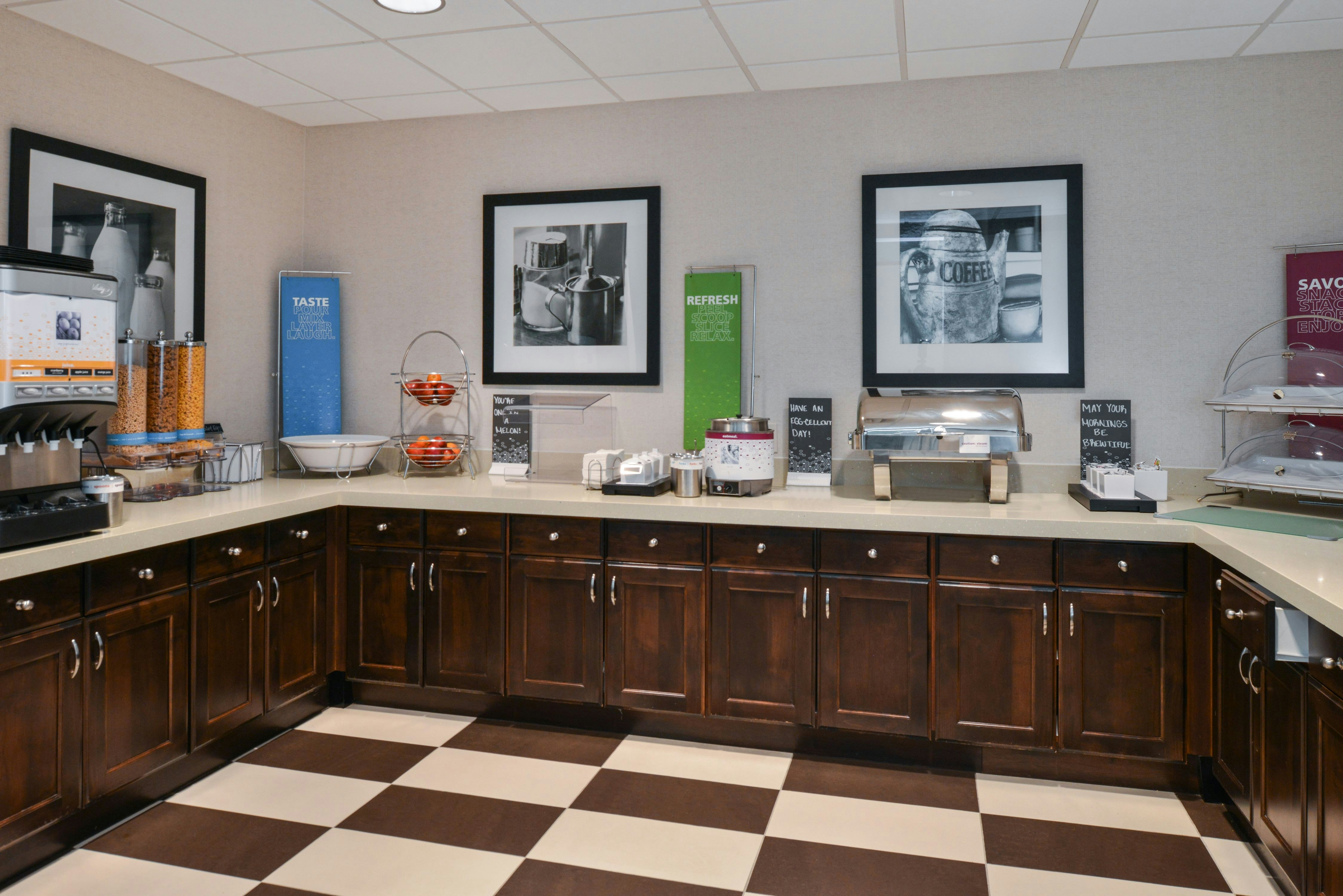 Hampton Inn Suites Denver Speer Boulevard 7/42