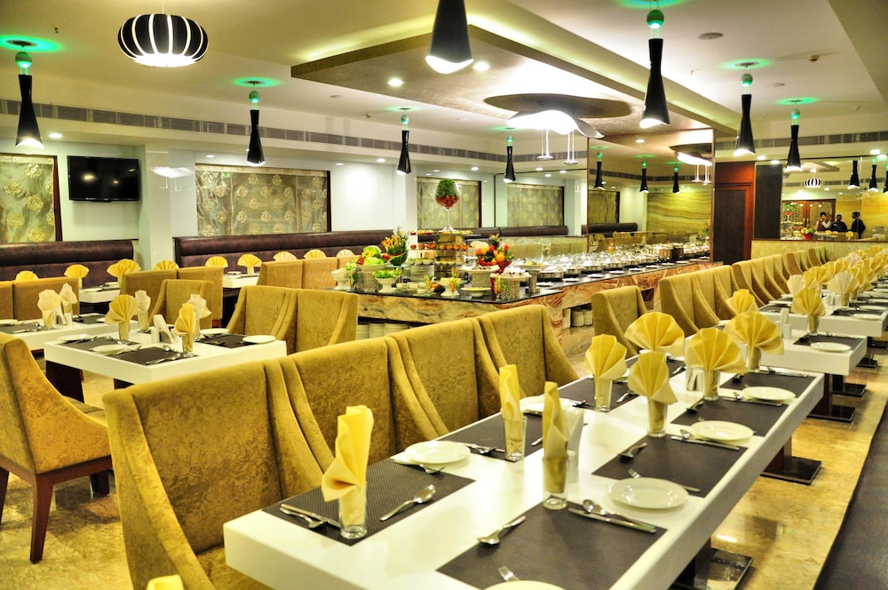 HOTEL RAJ PARK(FORMELY -RAMADA RAJ PARK INN) 58/63