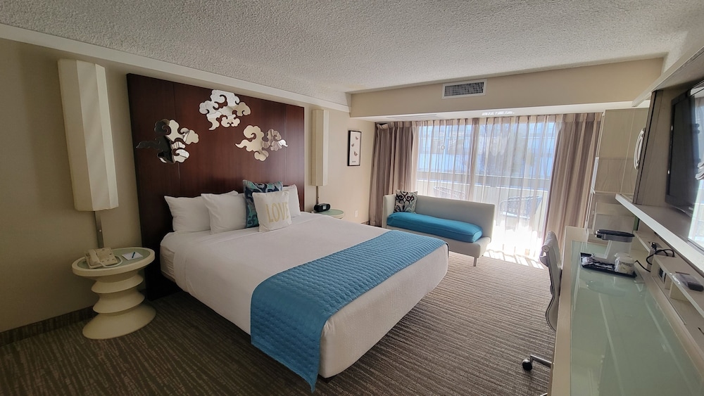 Atrium Hotel at Orange County Airport 27/61