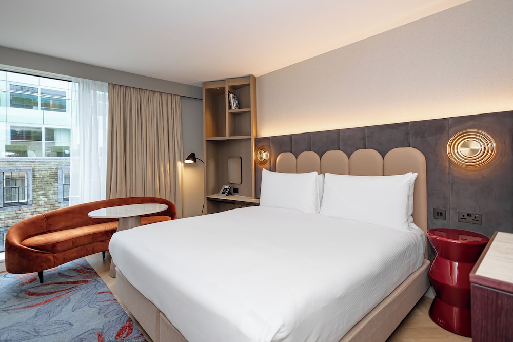 TOWER, DELUXE, KING BED