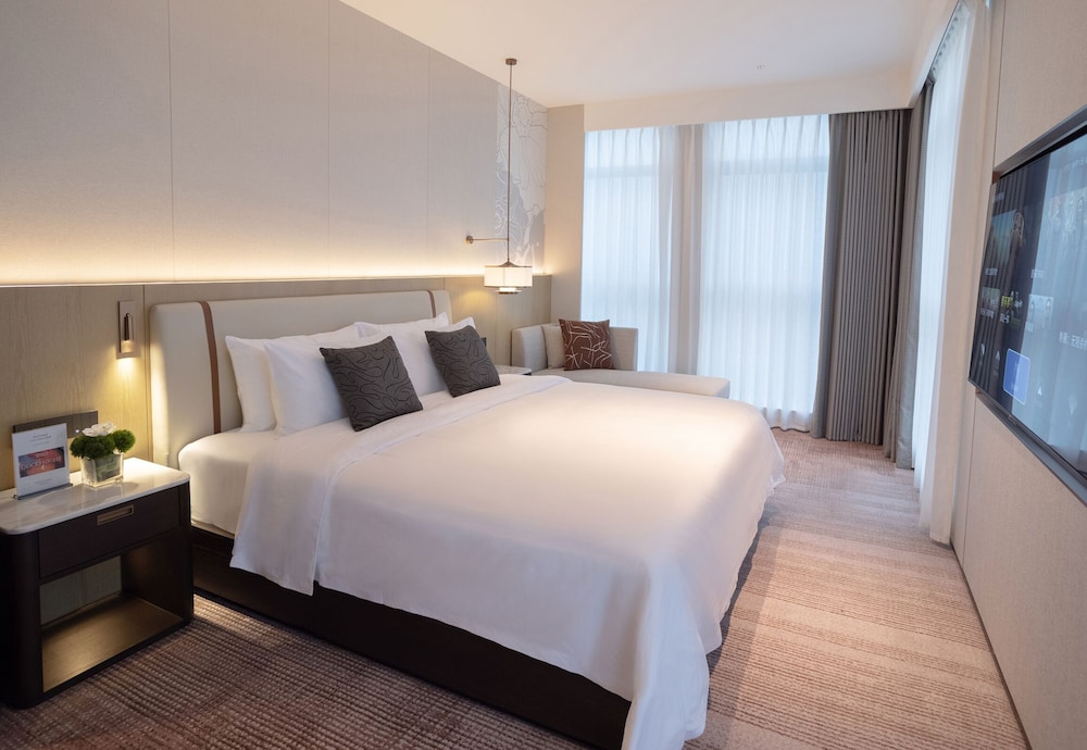 Luxury, King Bed, Park View