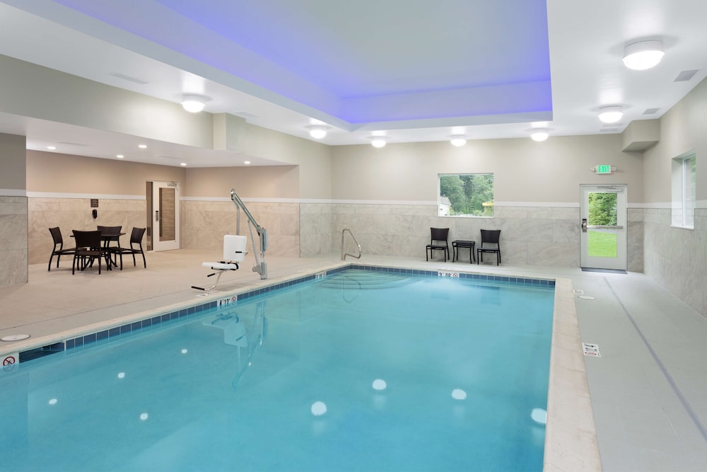Hampton Inn Kennebunk Me 7/51