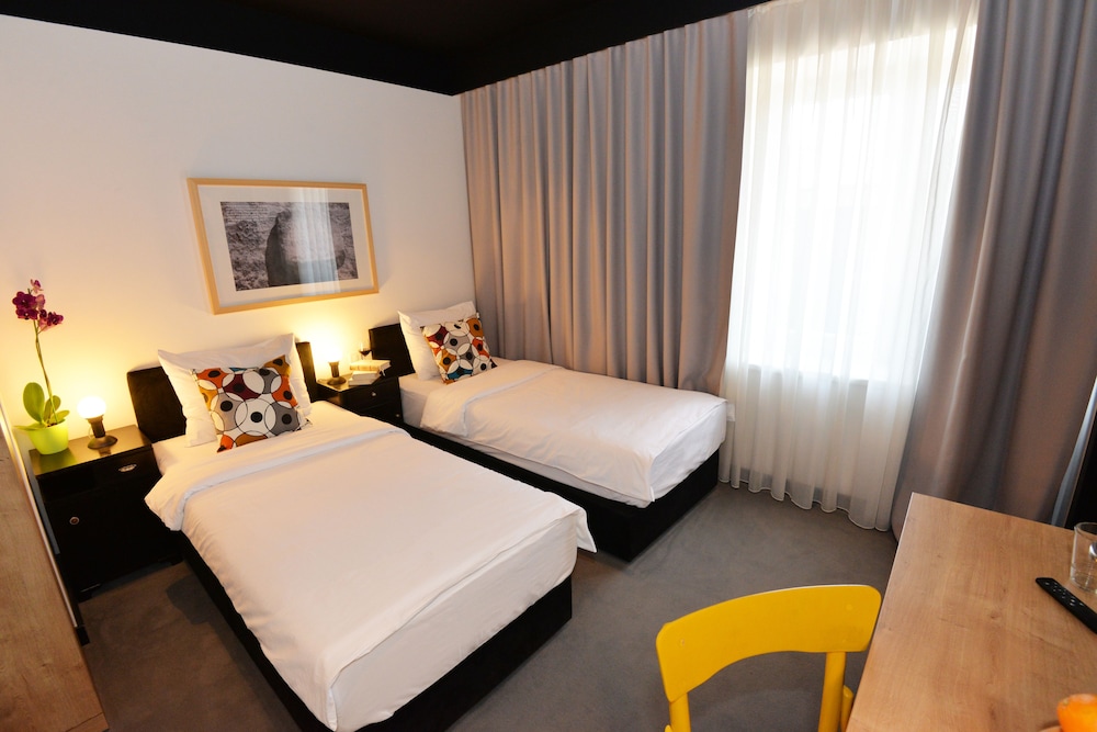 The Loop Hotel 16/63