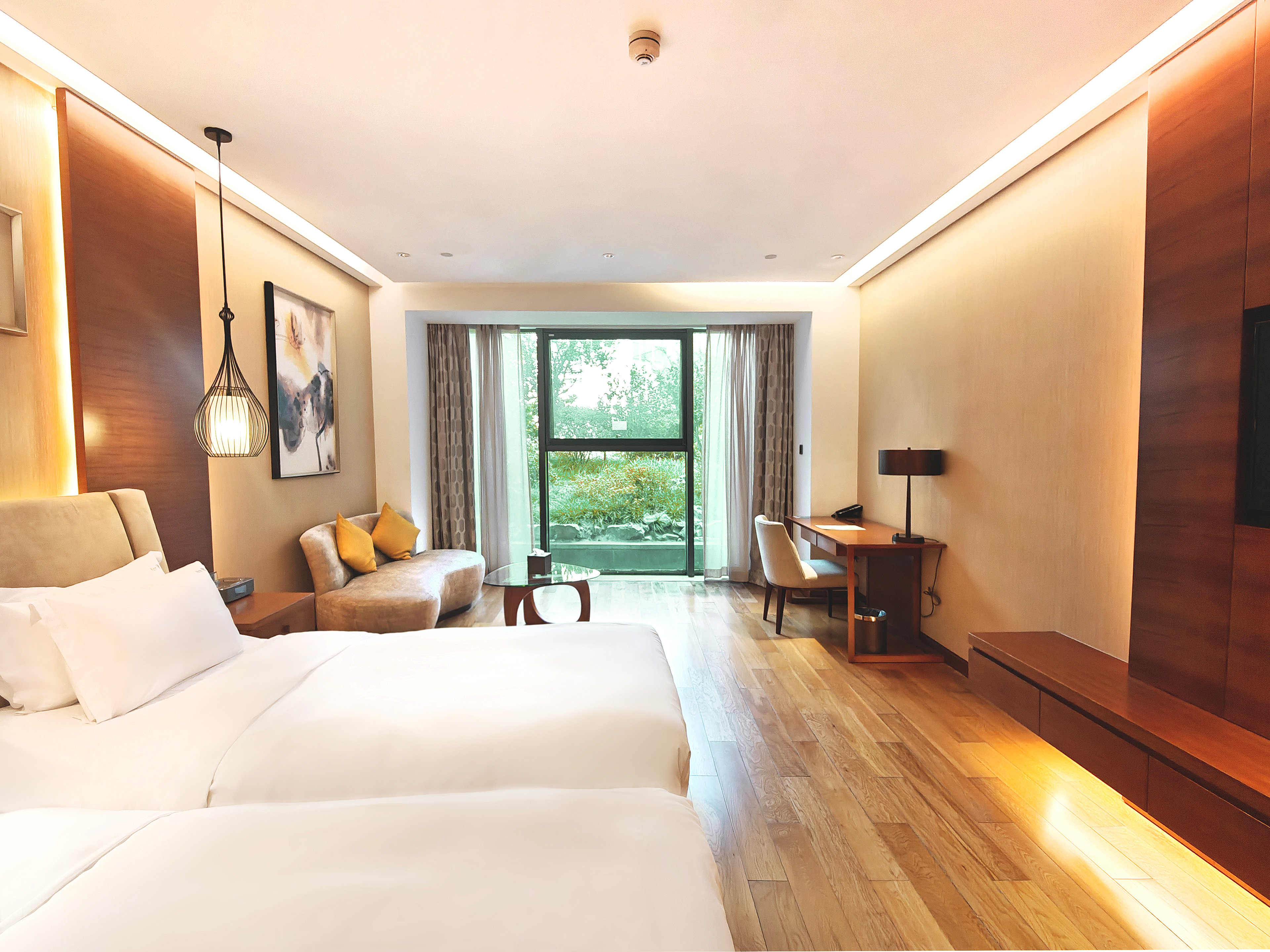 HOLIDAY INN NANJING XUANWU LAKE 7/77