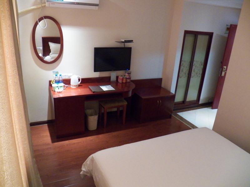 GreenTree Inn Yangzhou Jiangdu Development Zone Daqiao Town Express Hotel 12/19