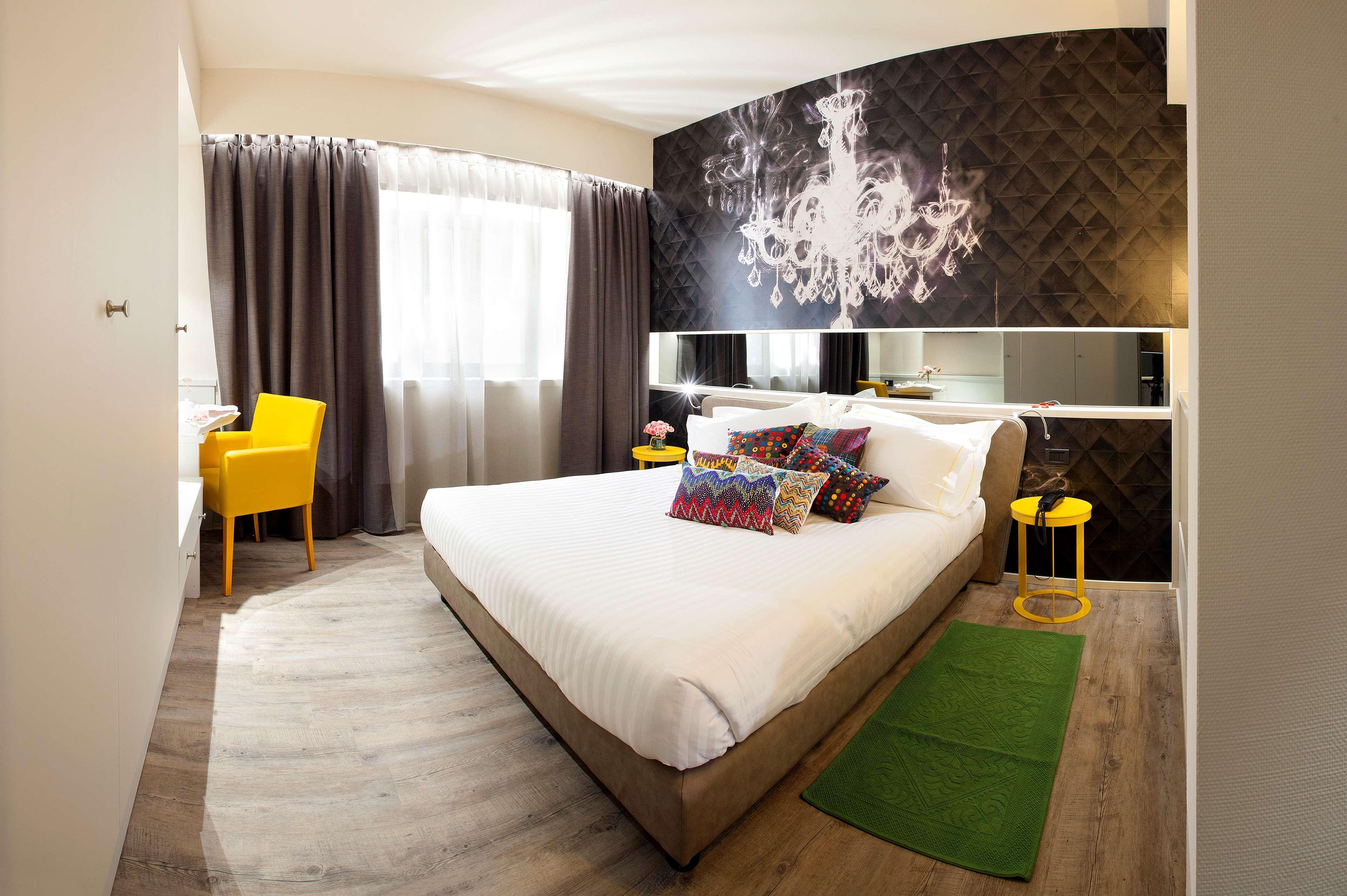 DELUXE, SINGLE, DOUBLE BED
