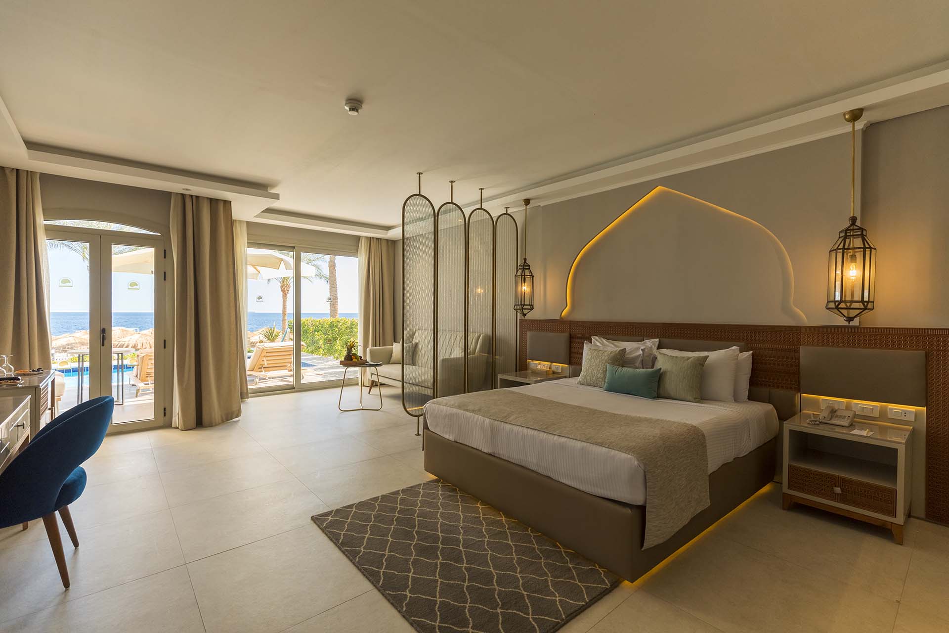 Junior Swim Up Suite (Posh)