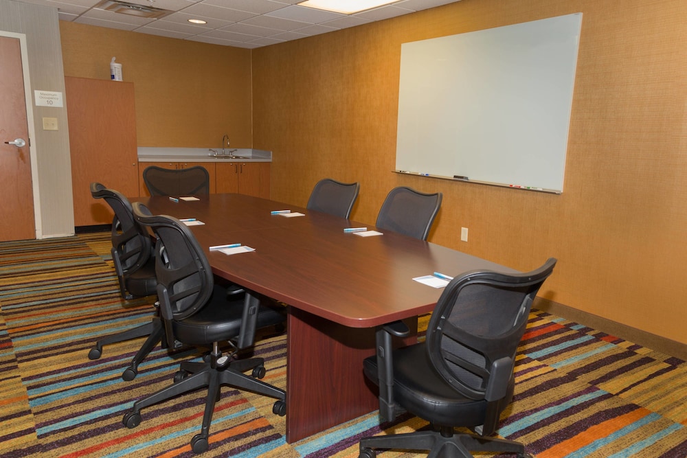Fairfield Inn Suites By Marriott Morgantown 26/32