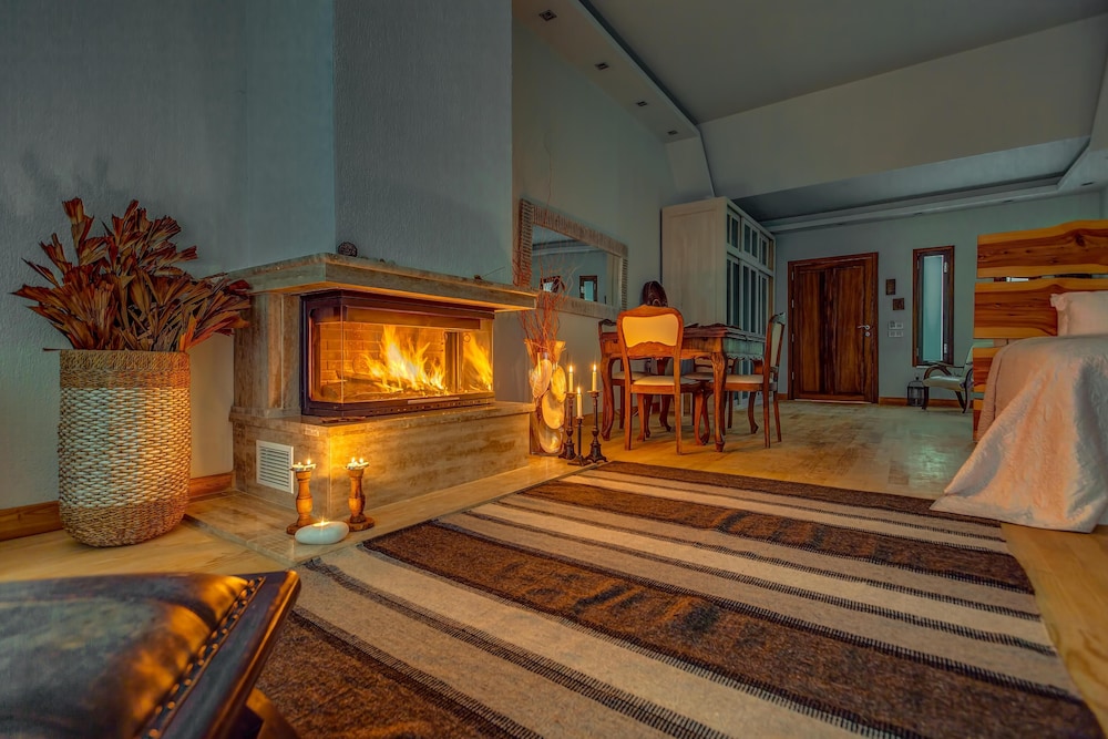 Olympos Lodge 33/50