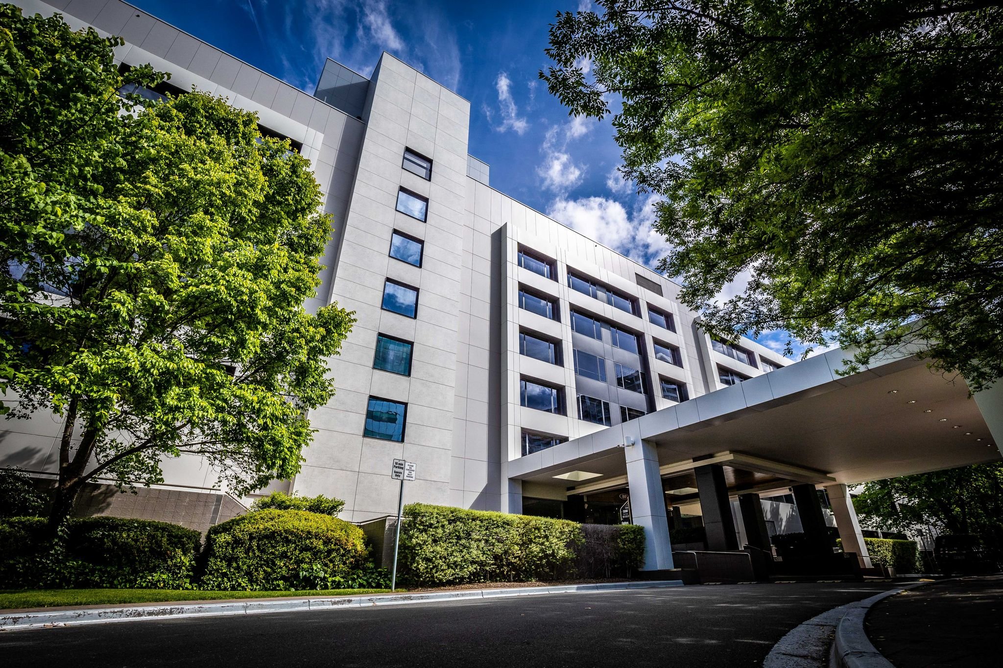 Crowne Plaza Canberra 1/81