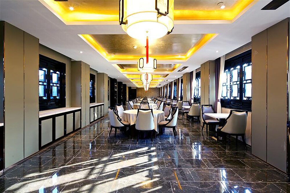 Royal Garden Hotel Shanghai 37/50